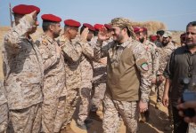 عضو مجلس القيادة الرئاسي عثمان مجلي خلال زيارته للمنطقة العسكرية الخامسة بمحافظة حجة