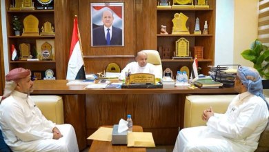 الخنبشي خلال لقائه رئيس مصلحة شؤون القبائل بوادي وصحراء حضرموت